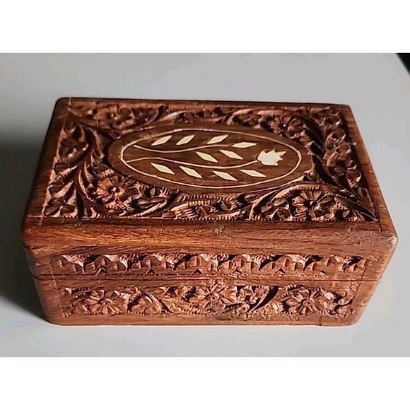 Vintage Hand Carved Wood Box White Leaf Inlay On Top Trinket Jewelry India - Picture 1 of 8